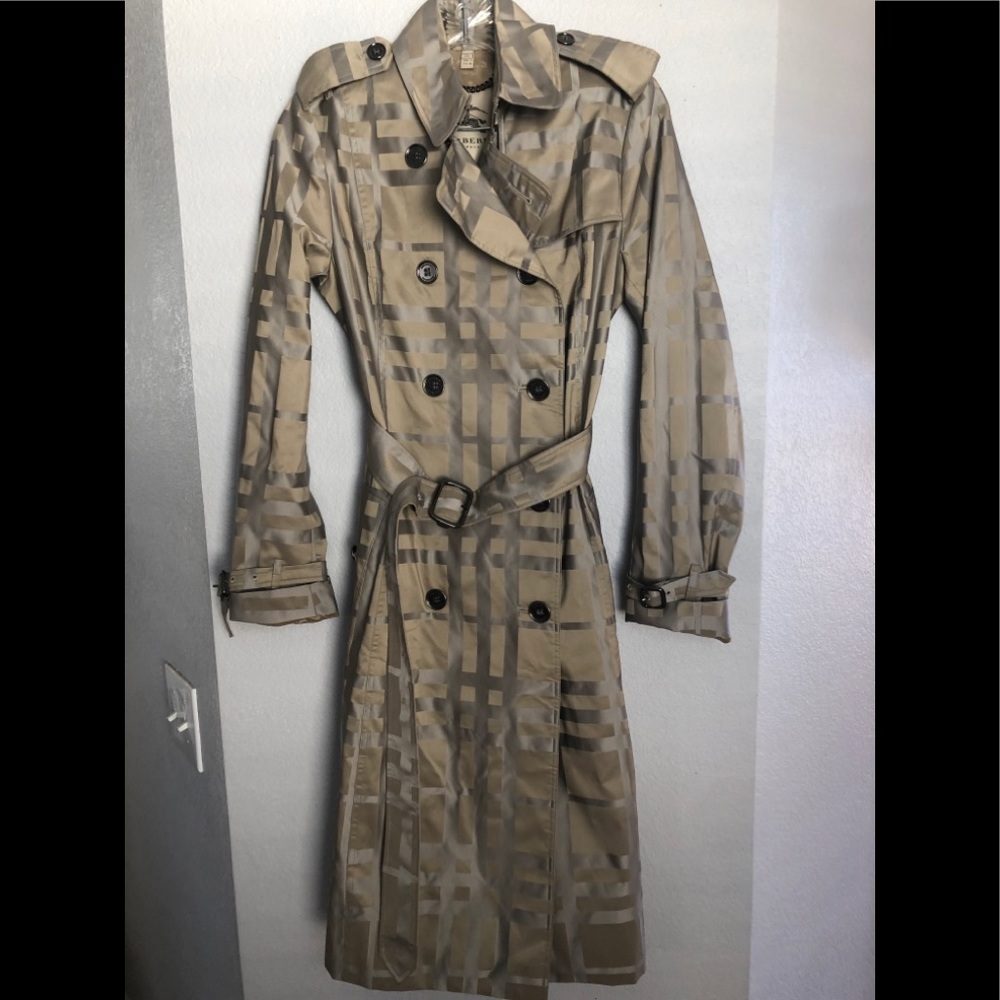 NWOT Burberry trench coat sz US 4